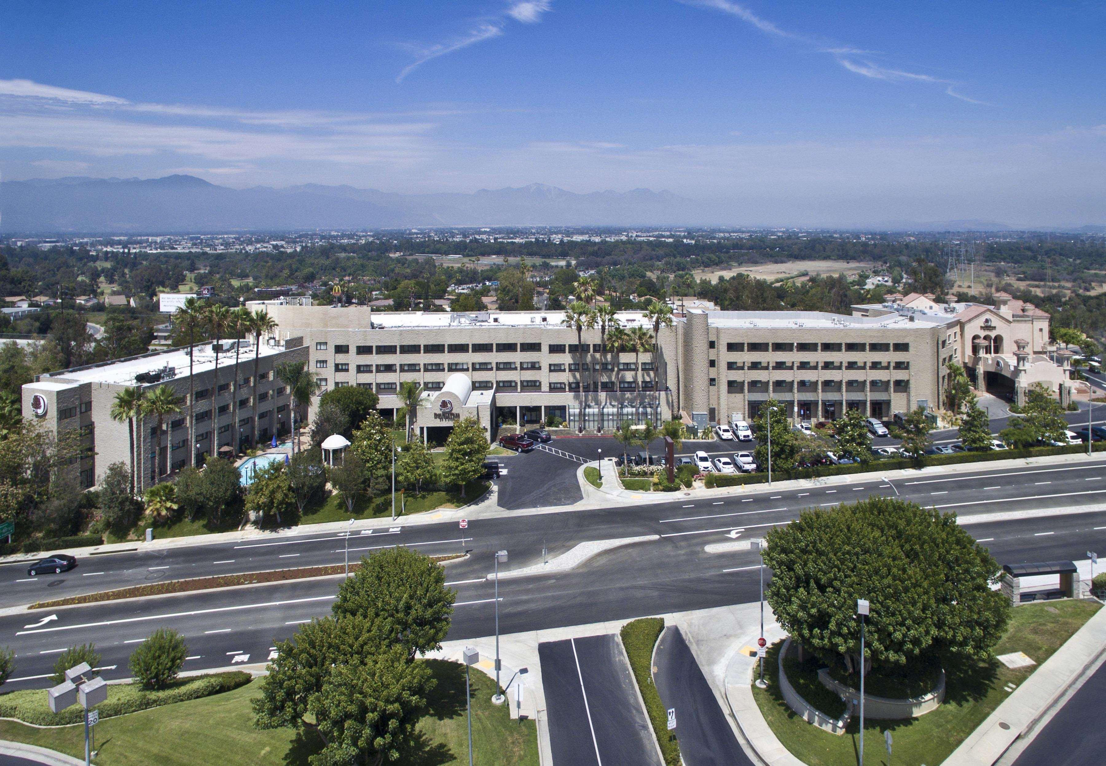Hotel Doubletree By Hilton Rosemead Extérieur photo