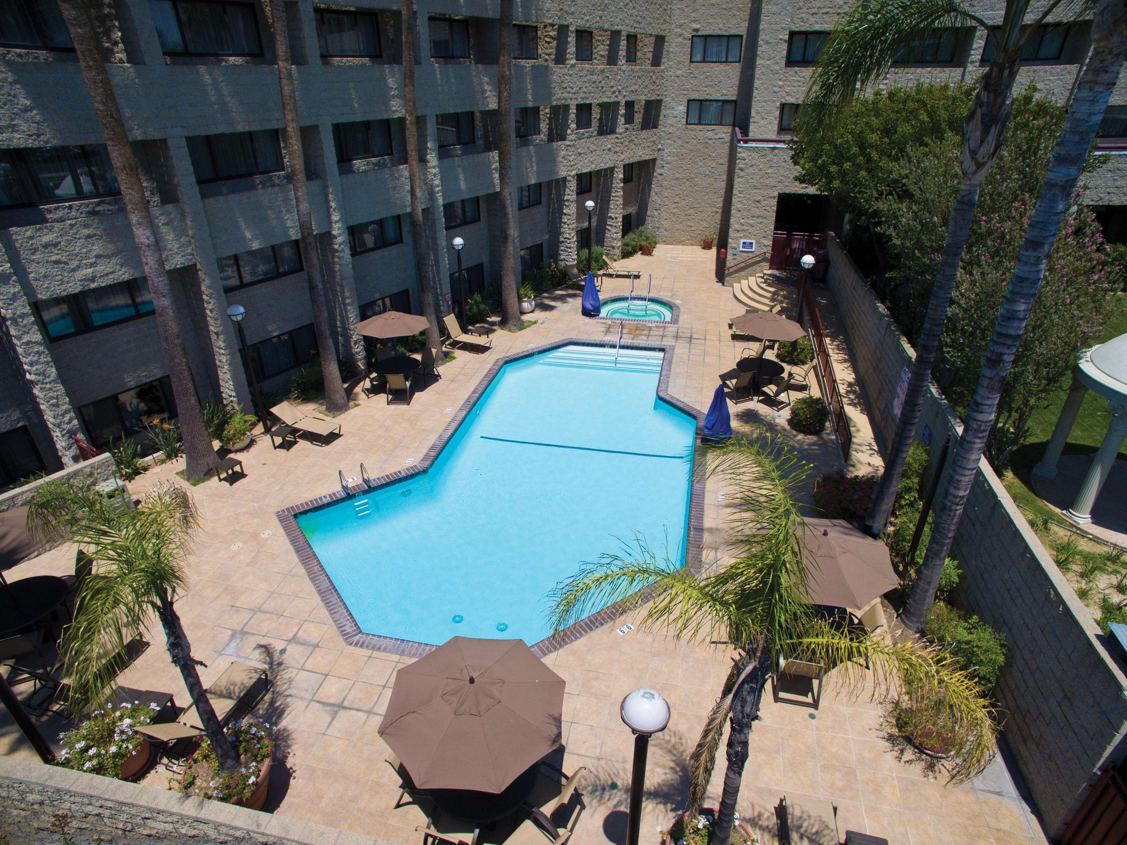 Hotel Doubletree By Hilton Rosemead Extérieur photo