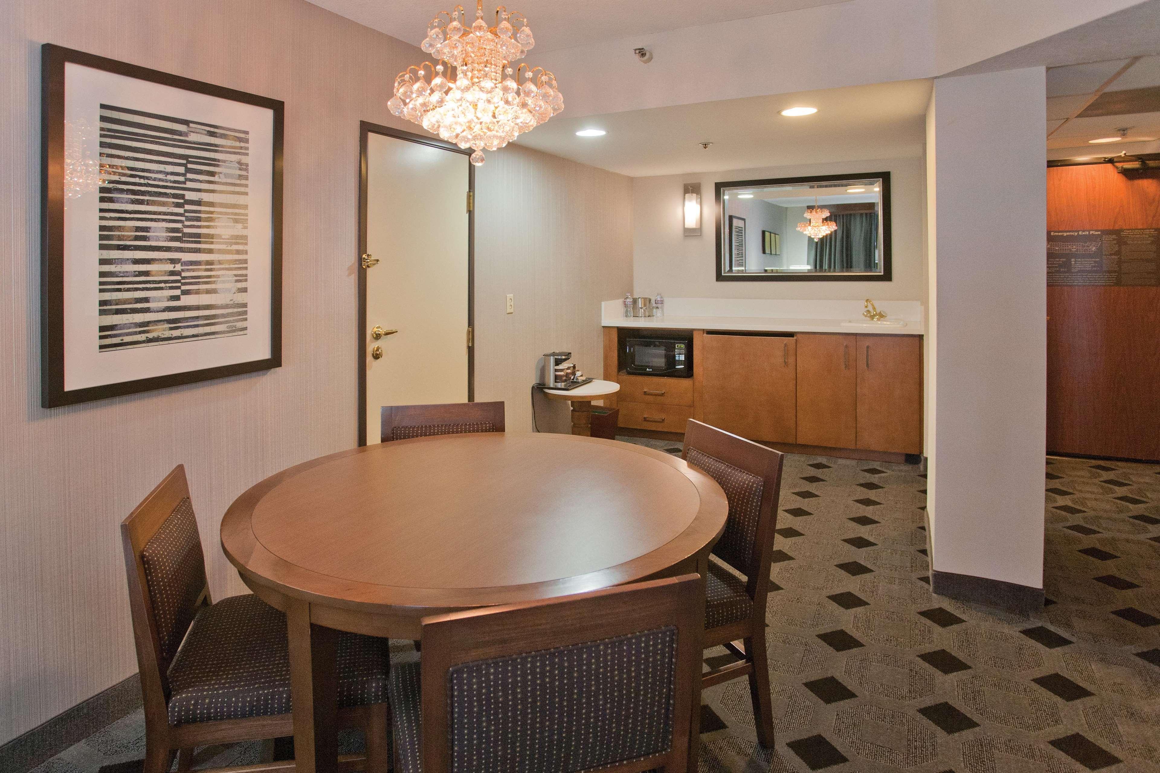 Hotel Doubletree By Hilton Rosemead Extérieur photo
