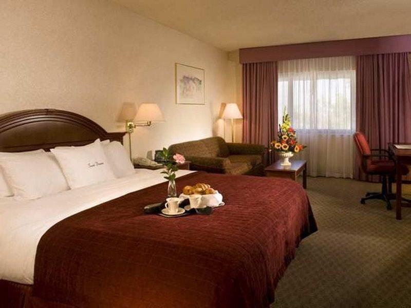 Hotel Doubletree By Hilton Rosemead Extérieur photo